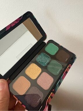 Makeup Revolution Green & Gold Mini Eyeshadow Palette